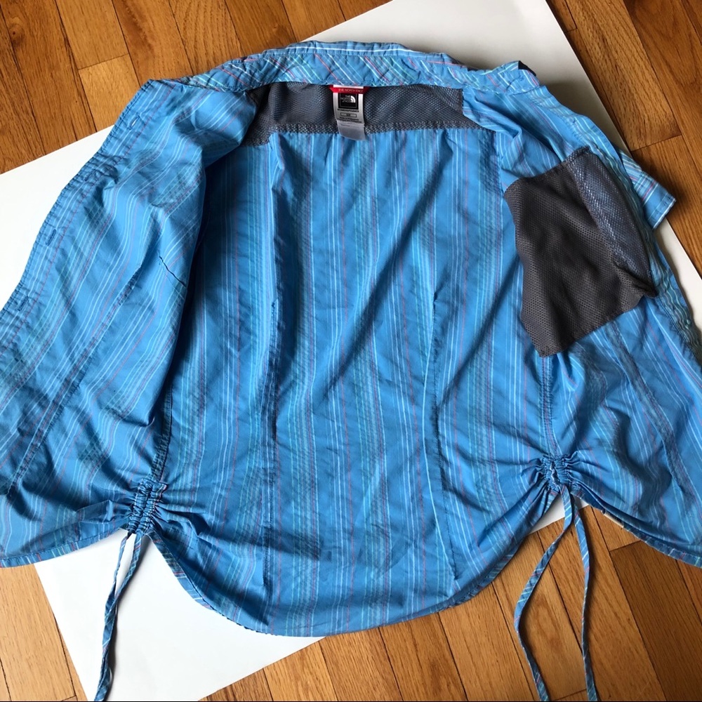 The North Face size small blue button up vaporwick - Picture 5 of 7